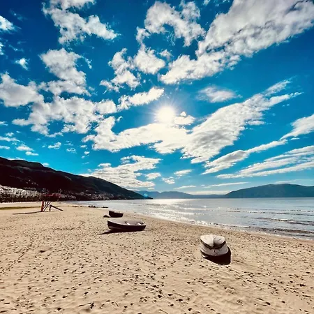 Kevin's Lungomare アパート Vlorë